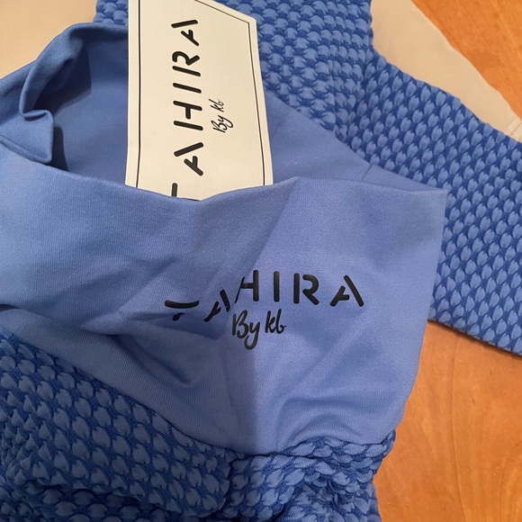 must have scrunch butt leggings S/M/L ask for availability this quality sold out - Picture 10 of 11